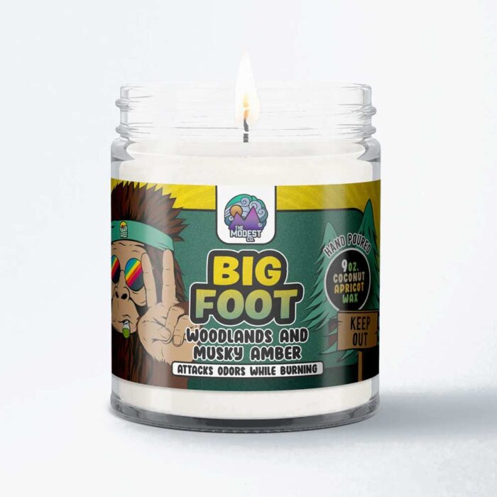 product_a946751c-2b16-4f10-930f-69e76b5839e6 The Modest Co Big Foot Woodlands and Musky Amber Candle - Image 1